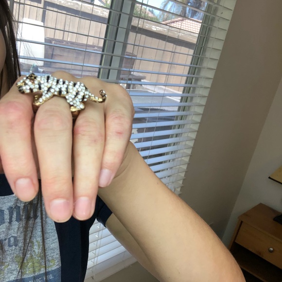 DONATION SALE Stretchy Tiger Rhinestone Ring - Picture 5 of 5